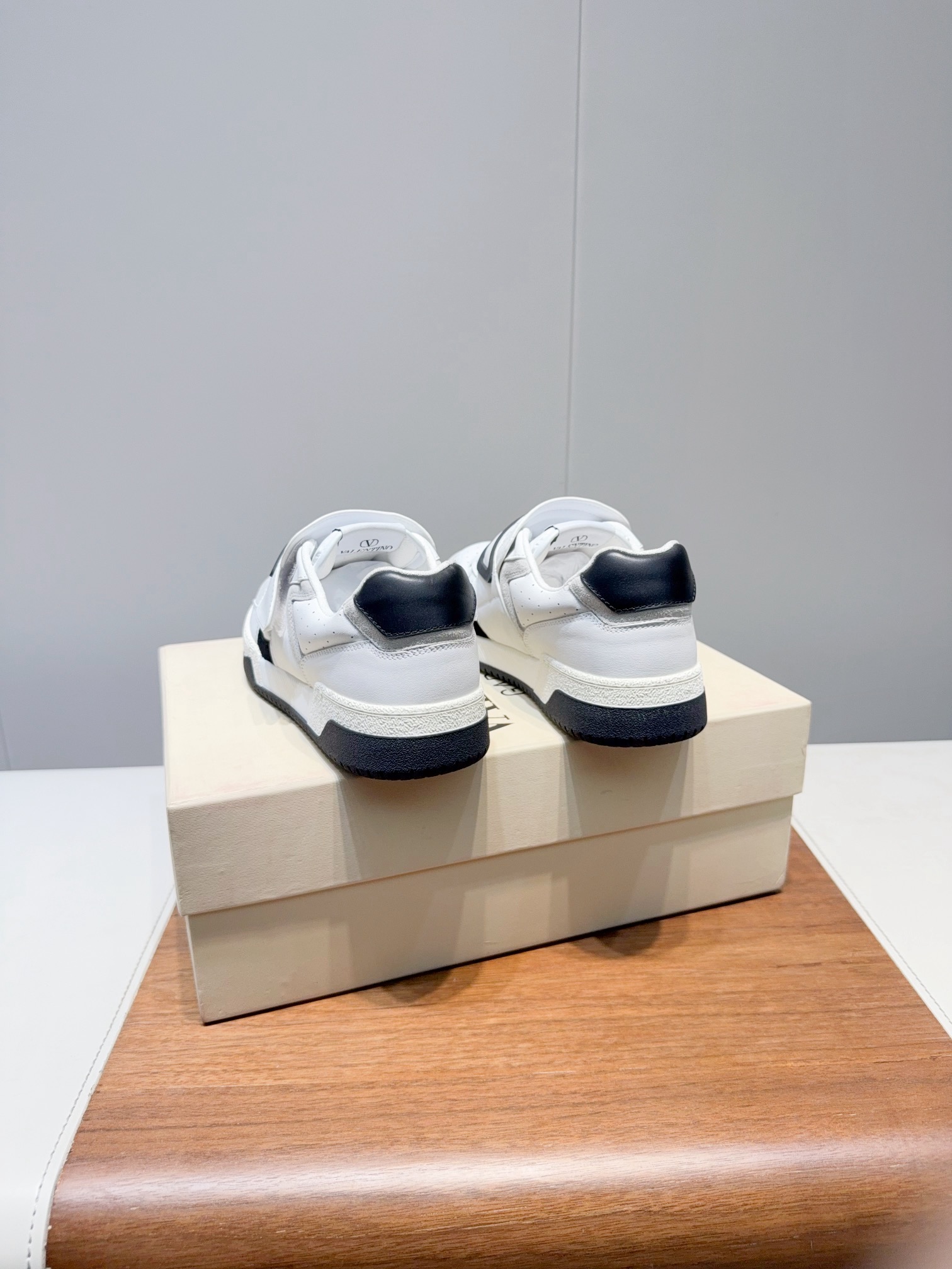 Valentin Certifies Luxurious 2025 Pairs of Sneakers for Sale: Top-Quality Design and Comfort. - 图片 5