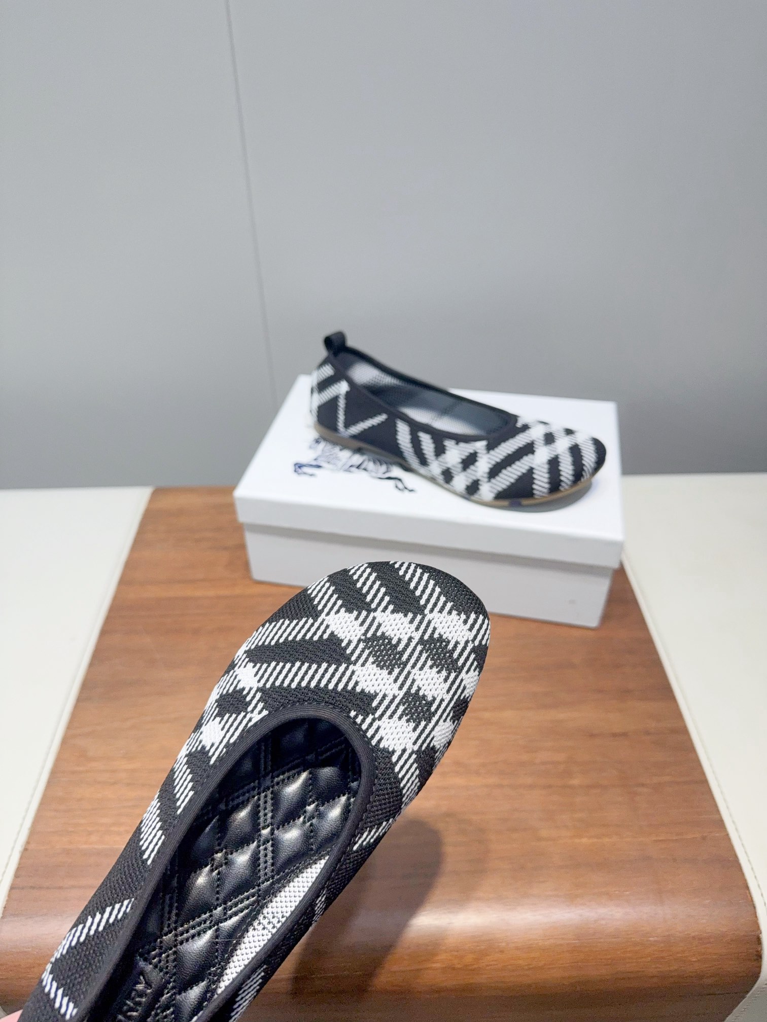 “Top Quality Embroidered Shoes: Best Value, No Bargaining” - 图片 9