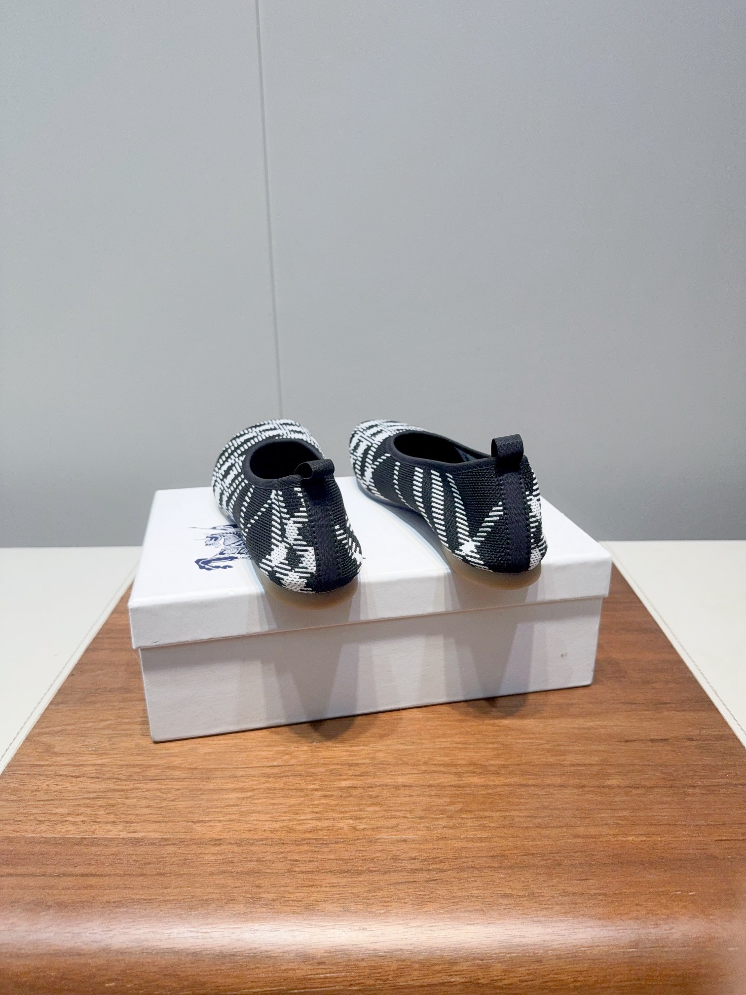 “Top Quality Embroidered Shoes: Best Value, No Bargaining” - 图片 5
