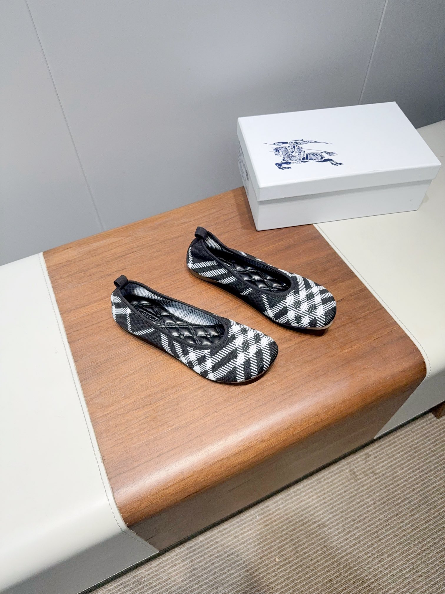 “Top Quality Embroidered Shoes: Best Value, No Bargaining” - 图片 3