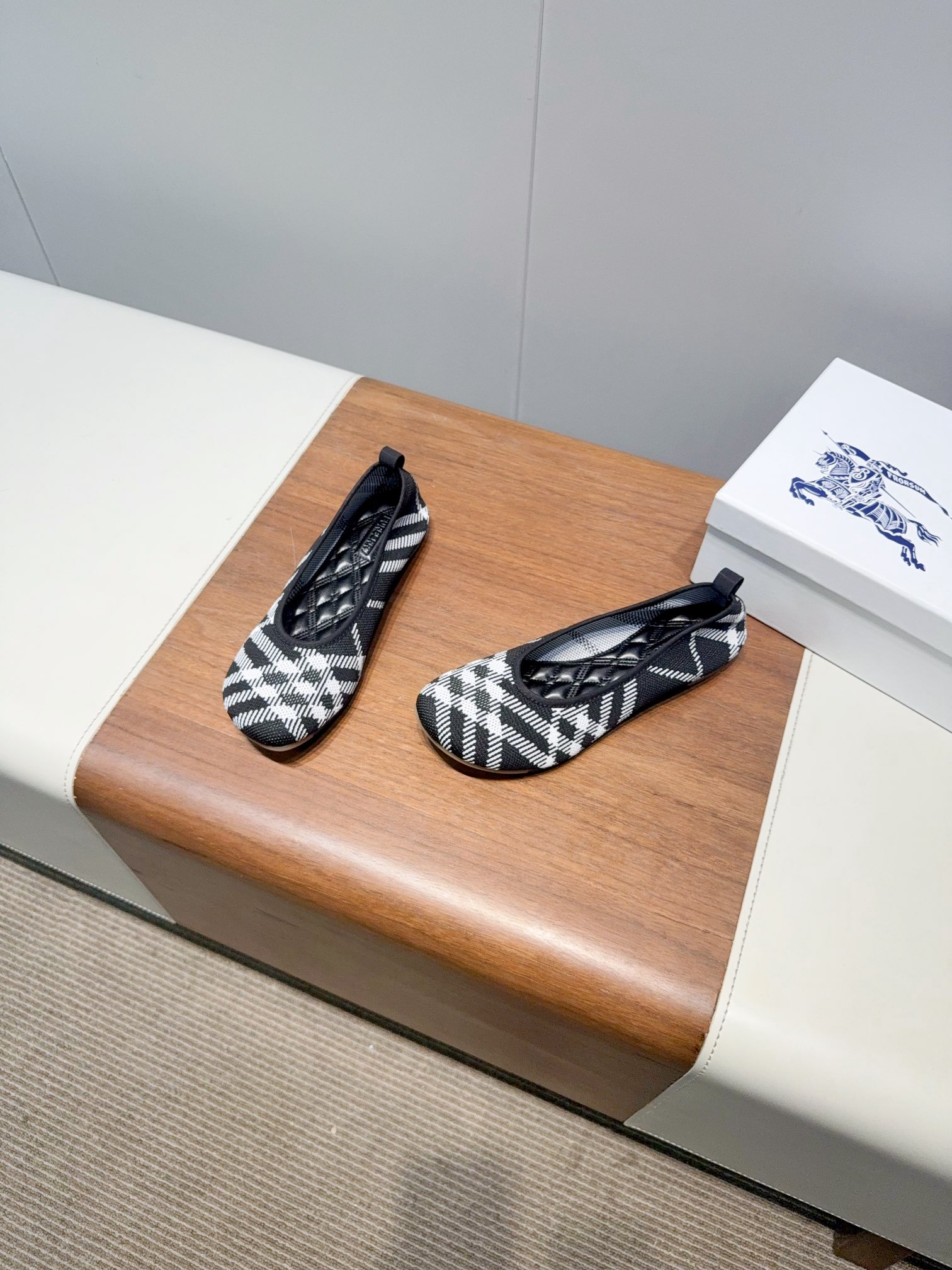 “Top Quality Embroidered Shoes: Best Value, No Bargaining” - 图片 2
