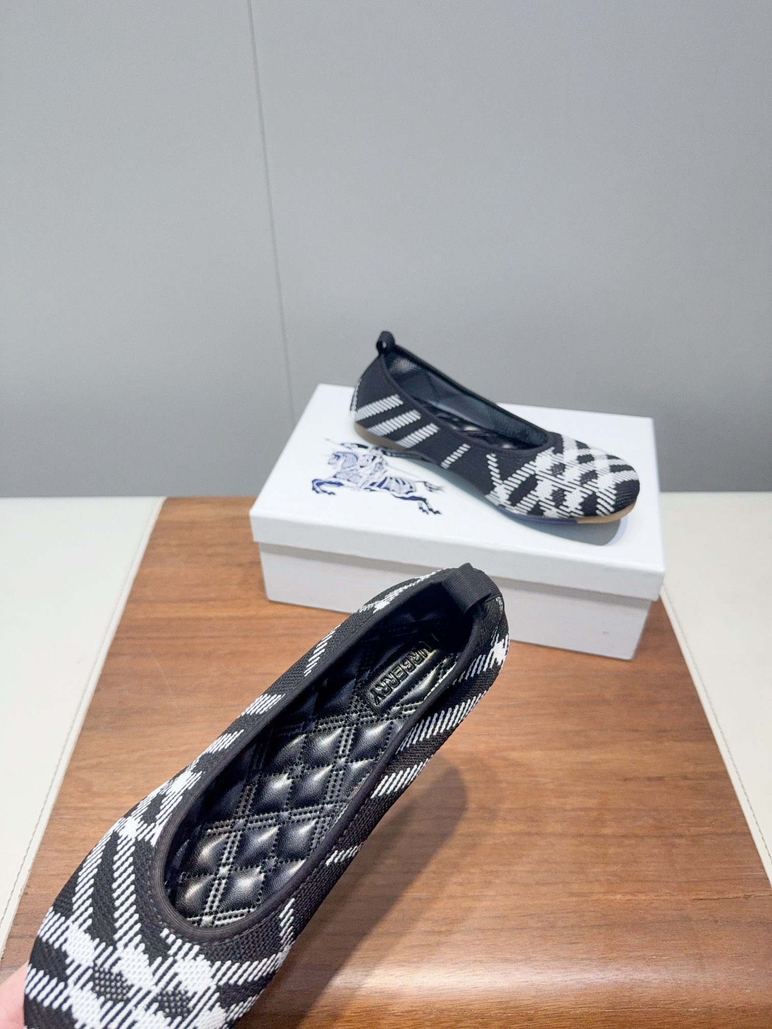 “Top Quality Embroidered Shoes: Best Value, No Bargaining” - 图片 7