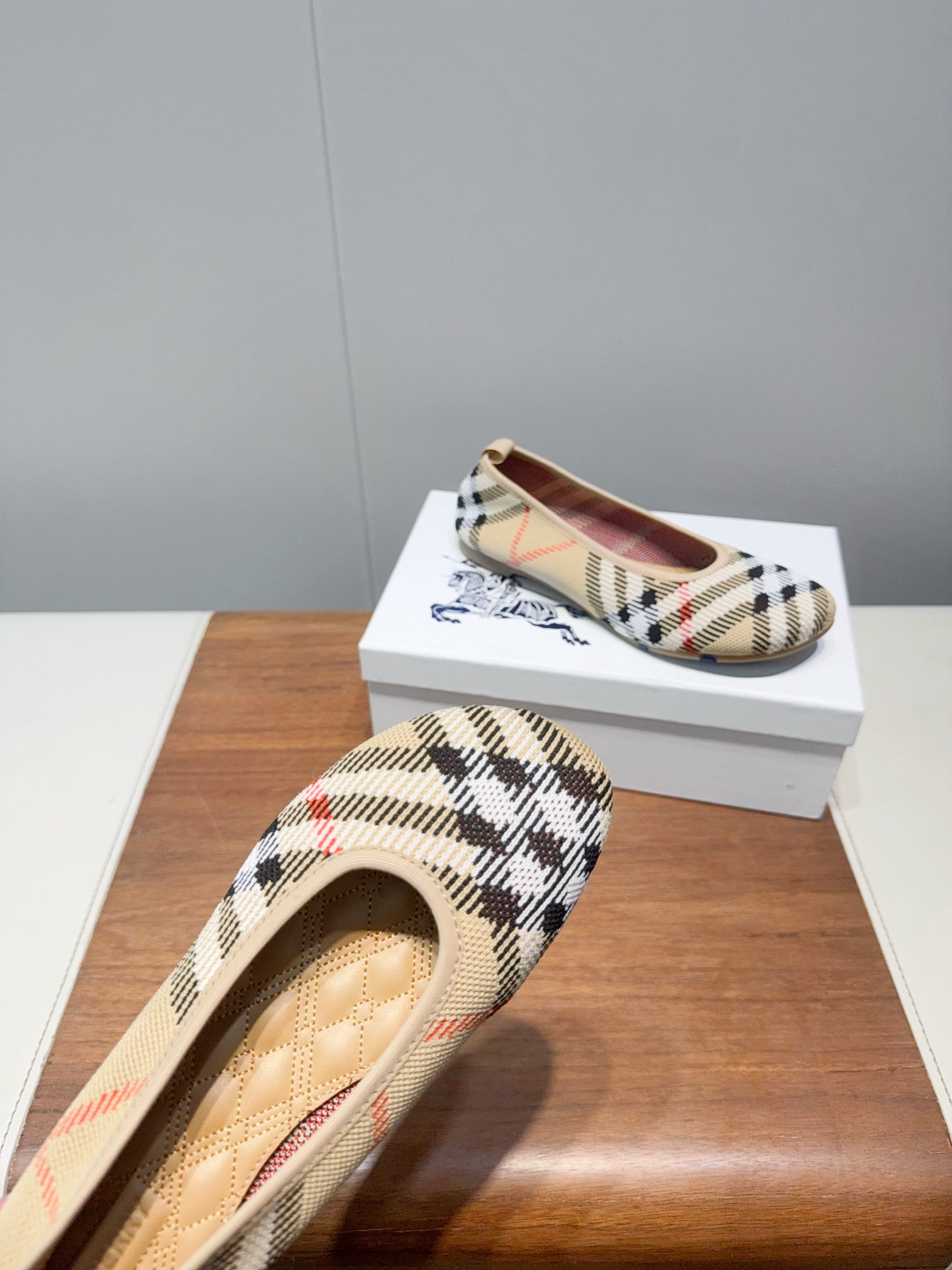 “High-Quality Embroidered Shoes with Best Value for Money – P528” - 图片 9