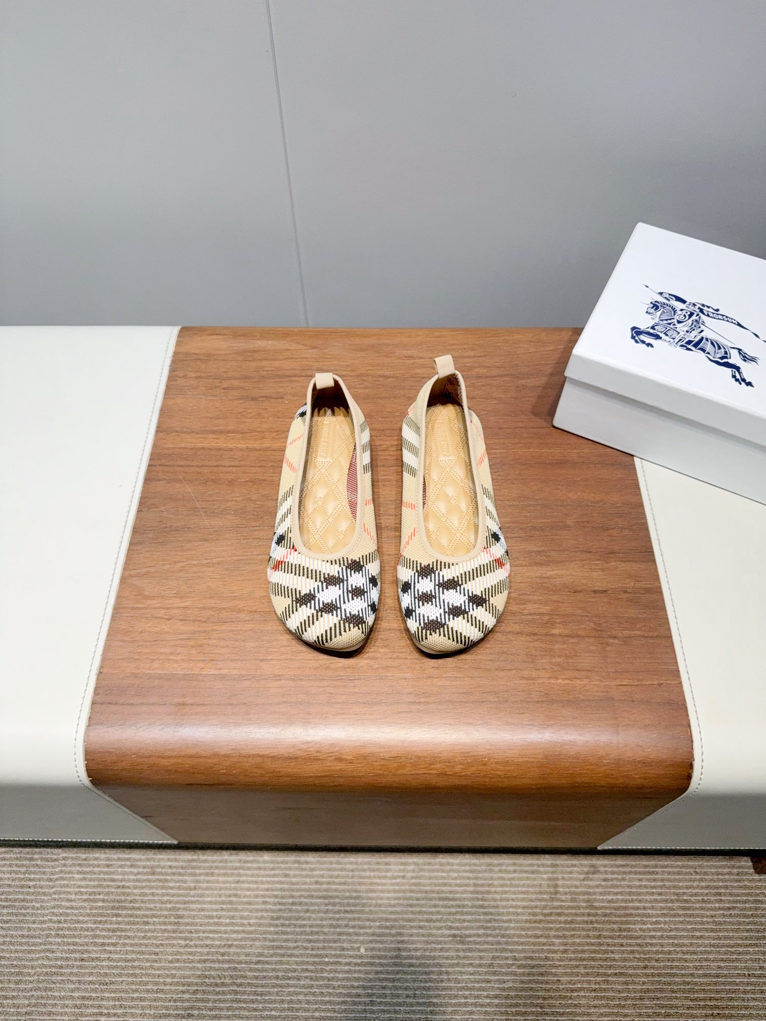 “High-Quality Embroidered Shoes with Best Value for Money – P528” - 图片 1