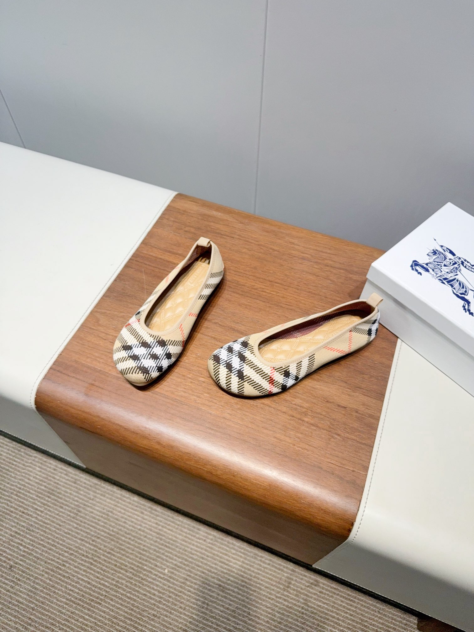 “High-Quality Embroidered Shoes with Best Value for Money – P528” - 图片 2