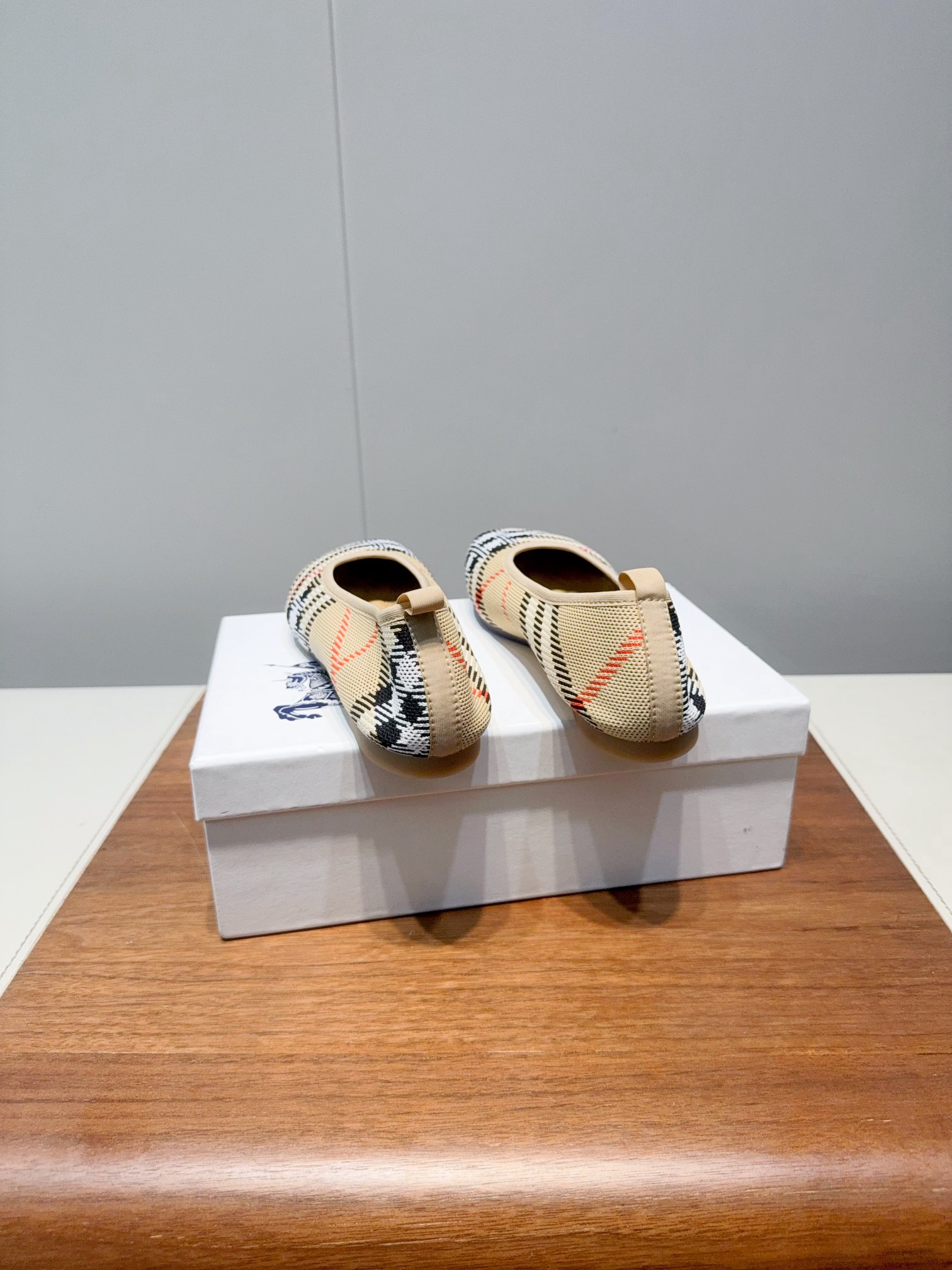 “High-Quality Embroidered Shoes with Best Value for Money – P528” - 图片 5