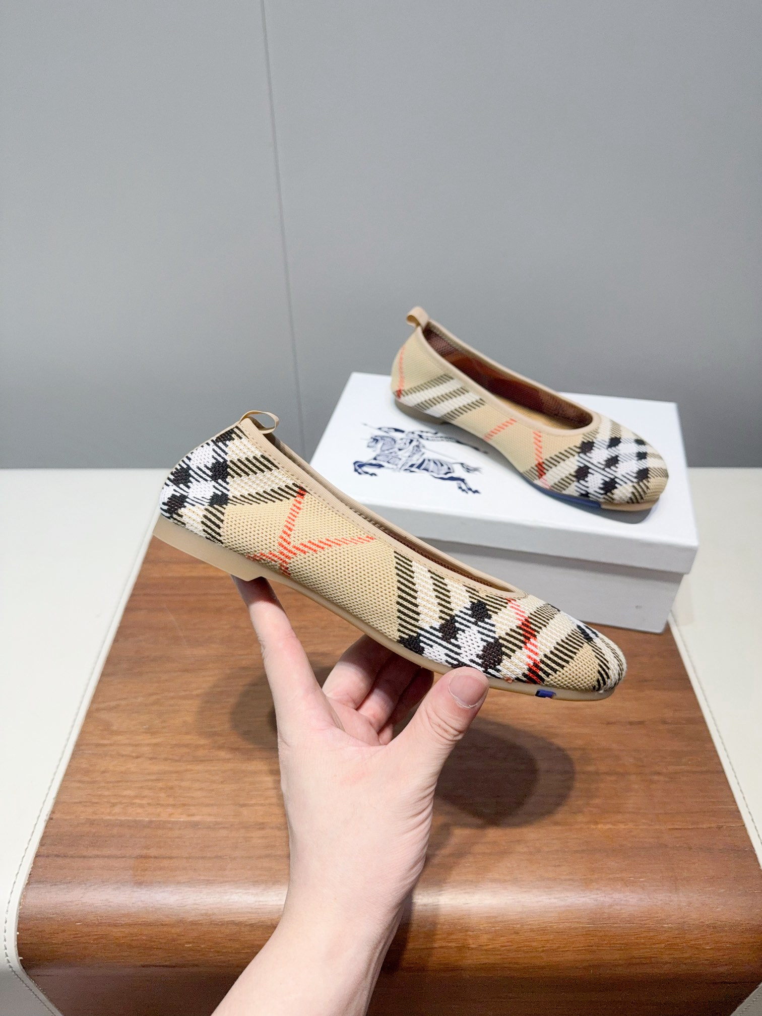 “High-Quality Embroidered Shoes with Best Value for Money – P528” - 图片 4