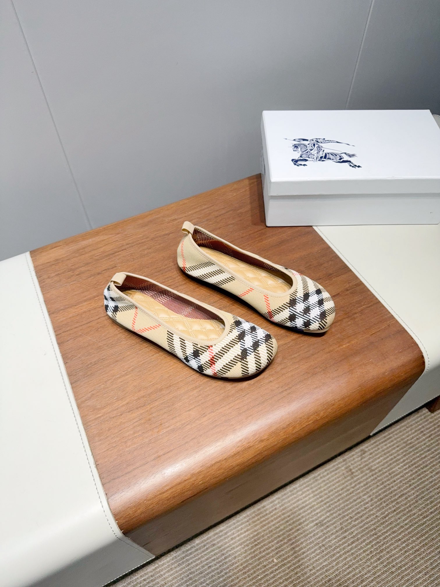 “High-Quality Embroidered Shoes with Best Value for Money – P528” - 图片 3