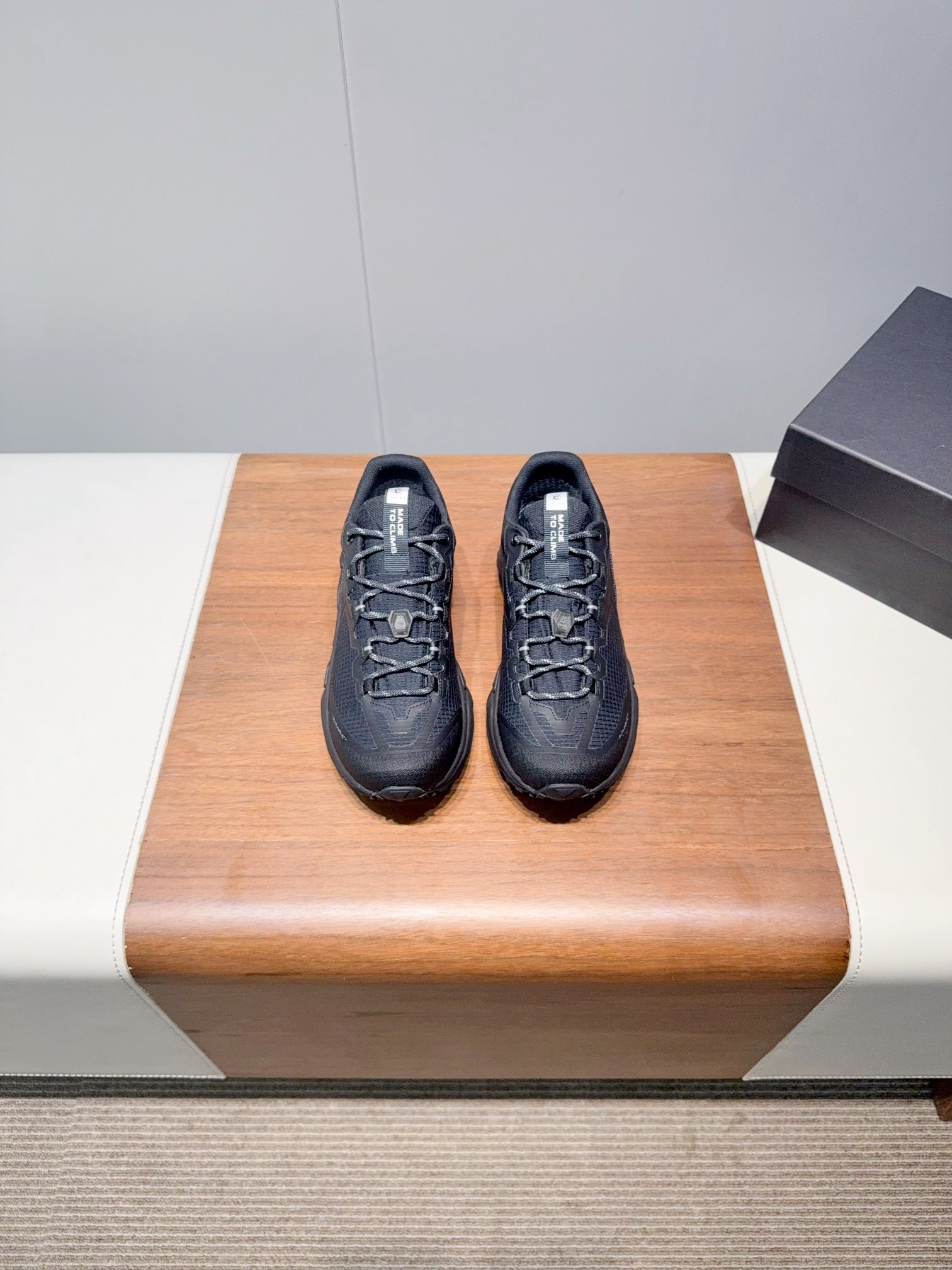 NO:467506,KAILAS Expedition 5 FLT Comfortable and Simple Classic Mountaineering, Anti-slip, Wear-resistant, Waterproof, Low-top Hiking Shoes!  Chasing the horizon, step by step. Mountain Travel-2 GTX couple model is equipped with Vibram wetland anti-slip sole to provide excellent grip, lightweight and high-elastic midsole to relieve long-distance fatigue, GORE-TEX inner boot design keeps feet dry - this is the ideal choice for your summer adventure. The engineering mesh is paired with environmentally friendly knitted yarn to create a breathable and dust-proof fit experience, especially suitable for fast hiking and ultra-light travel. Whether you pass through mountain streams or fast forest trails, KAILAS Mountain Travel-2 GTX is designed for the brave. :35-45 (female 40. male 45 does not return or exchange) Extreme cost-effectiveness, no bargaining., casual shoes/sports shoes, boots, sneakers19860909凯乐石KAILAS 远征5 FLT 舒适简约经典登山 防滑耐磨防水 低帮 徒步鞋！ 追逐地平线,一步一个脚印 山行-2 GTX 情侣款 配备Vibram湿地止滑大底带来卓越抓地力,轻量高弹中底缓解长距离疲劳,GORE-TEX内靴设计保持双脚干爽——这正是你夏日探险的理想之选. 工程网布搭配环保针织纱线,打造透气防尘的贴合体验,特别适合快速徒步和超轻量穿越. 无论穿越高山溪流还是疾行森林小径, KAILAS 山行的-2 GTX专为勇者而生. :35-45(女40. 男45不退换) 极致性价比,不议价.,休闲鞋/运动鞋,boots,sneakers,Women's Shoes