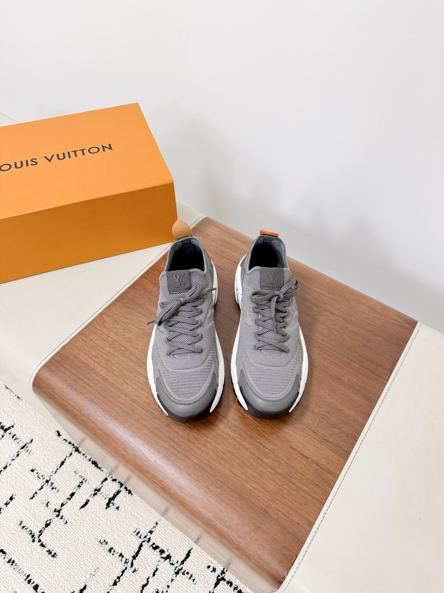 NO:493791,LV Louis Vuitton L family runner Tatic series thick sole casual sneakers running shoes original purchase and development Made this model LV Runner Tatic sports shoes blend flying fabric materials, interpreting the inspiration of traditional hiking shoes. LV letters are written on one side, Louis Vuitton logo, light and wear-resistant rubber outsole perfect overall, delivery counter exquisite packaging Fabric: original imported custom flying fabric, inner original customized breathable net, sole original open mold-proof rubber combination material, sole thickness 4CM: 39-45 (405 customization, no return and exchange). Extreme cost-effectiveness, no bargaining., casual shoes/sports shoes, louis vuitton, louis vuitton, louis vuitton, louis vuitton, louis vuitton, louis vuitton, louis vuitton, louis vuitton, louis vuitton, louis vuitton, louis vuitton, louis vuitton, louis vuitton, louis vuitton, louis vuitton, louis vuitton, louis vuitton, louis vuitton, louis vuitton, louis vuitton, louis vuitton, louis vuitton, louis vuitton, louis vuitton, louis vuitton, louis vuitton, louis vuitton, louis vuitton, louis vuitton, louis vuitton, louis vuitton, louis vuitton, louis vuitton, louis vuitton, louis vuitton, louis vuitton, louis vuitton, louis vuitton, louis vuitton, louis vuitton, louitton, louis vuitton, louitton, louis vuitton,19860909LV路易威登 L家驴牌Runner Tatic系列 厚底 休闲 运动鞋 跑鞋 原版购入开发 做货 本款 LV Runner Tatic 运动鞋融合飞织面料材质,演绎传统登山鞋的灵感启发.LV 字母抒写于一侧,路易威登标识,轻盈耐磨的橡胶外底完善整体 配送专柜精美包装 面料:原版进口定制飞织面料 内里原版定制透气网里 鞋底原版开模防滑橡胶组合材质 底厚4CM :39-45（405订制不退换）. 极致性价比,不议价.,休闲鞋/运动鞋,louis vuitton,louis vuitton,louis vuitton,louis vuitton,sneakers,Women's Shoes