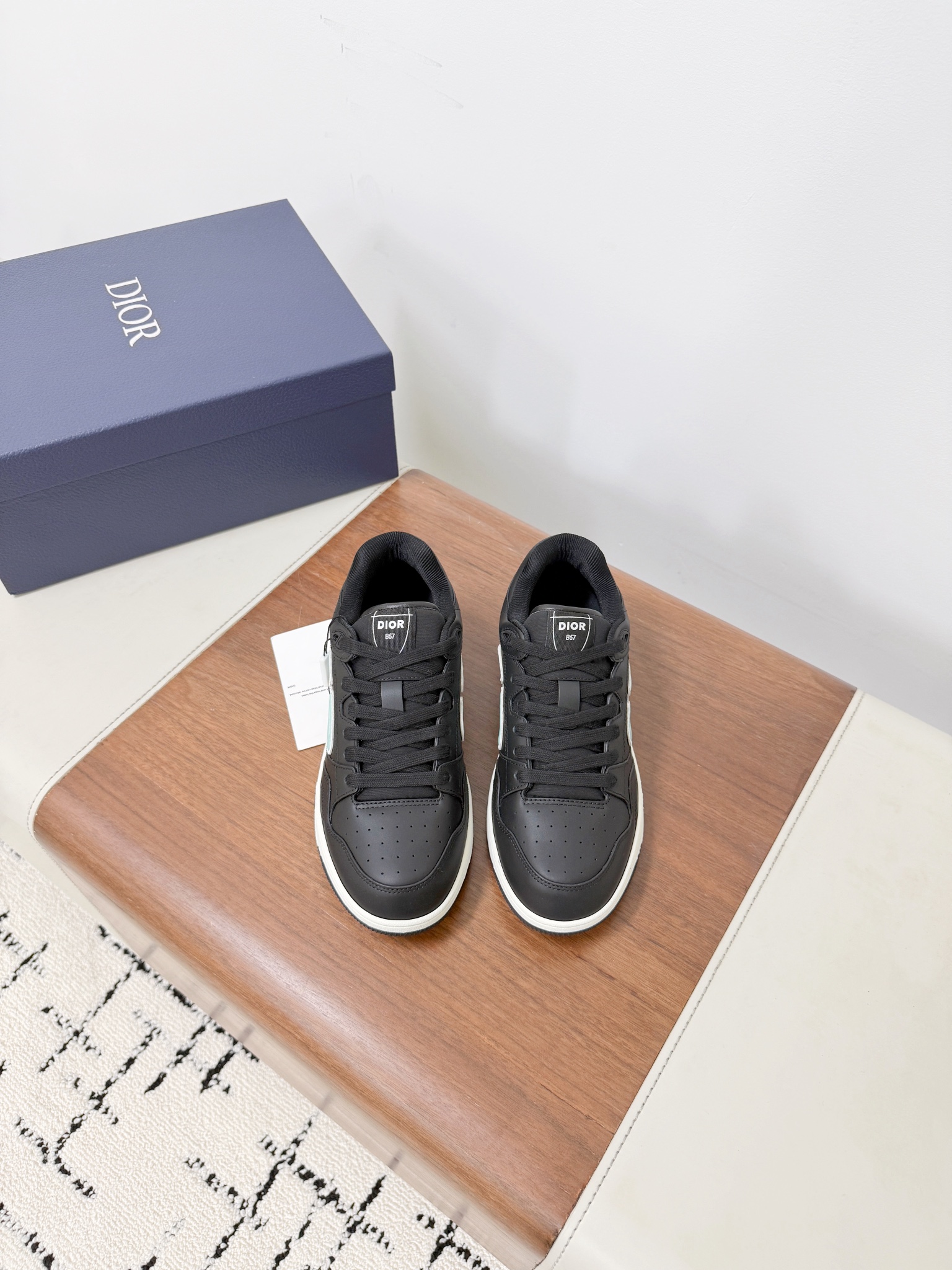 NO:647917,Dio* Chrono's new casual sports shoes, running shoes, dad's shoes Dio* Chrono's new casual sports shoes, running shoes, dad's shoes are really cool and futuristic!  So cool!  Once again interpreting Dior's concept of cool fashion, the lucky star will bless you with good luck. The new EVA sole is ultra-light and ultra-soft: 39 to 45. The ultimate cost-effectiveness, no bargaining., casual shoes/sports shoes, dior, dior, sneakers19860909Dio* Chrono新款休闲运动鞋跑鞋老爹鞋 Dio* Chrono新款休闲运动鞋跑鞋 老爹鞋 真的酷毙了,未来感十足！真的好飒！再次演绎了迪奥酷时尚的理念,幸运星为你加持好运,全新的EVA鞋底超轻超软 : 39一45 极致性价比,不议价.,休闲鞋/运动鞋,dior,dior,sneakers,Women's Shoes