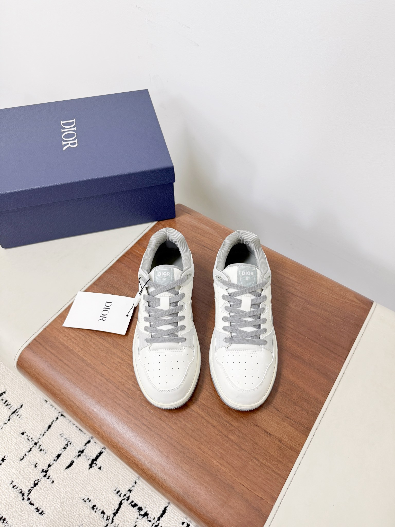 NO:647905,Dio* Chrono's new casual sports shoes, running shoes, dad's shoes Dio* Chrono's new casual sports shoes, running shoes, dad's shoes are really cool and futuristic!  So cool!  Once again interpreting Dior's concept of cool fashion, the lucky star will bless you with good luck. The new EVA sole is ultra-light and ultra-soft: 39 to 45. The ultimate cost-effectiveness, no bargaining., casual shoes/sports shoes, dior, dior, sneakers19860909Dio* Chrono新款休闲运动鞋跑鞋老爹鞋 Dio* Chrono新款休闲运动鞋跑鞋 老爹鞋 真的酷毙了,未来感十足！真的好飒！再次演绎了迪奥酷时尚的理念,幸运星为你加持好运,全新的EVA鞋底超轻超软 : 39一45 极致性价比,不议价.,休闲鞋/运动鞋,dior,dior,sneakers,Women's Shoes