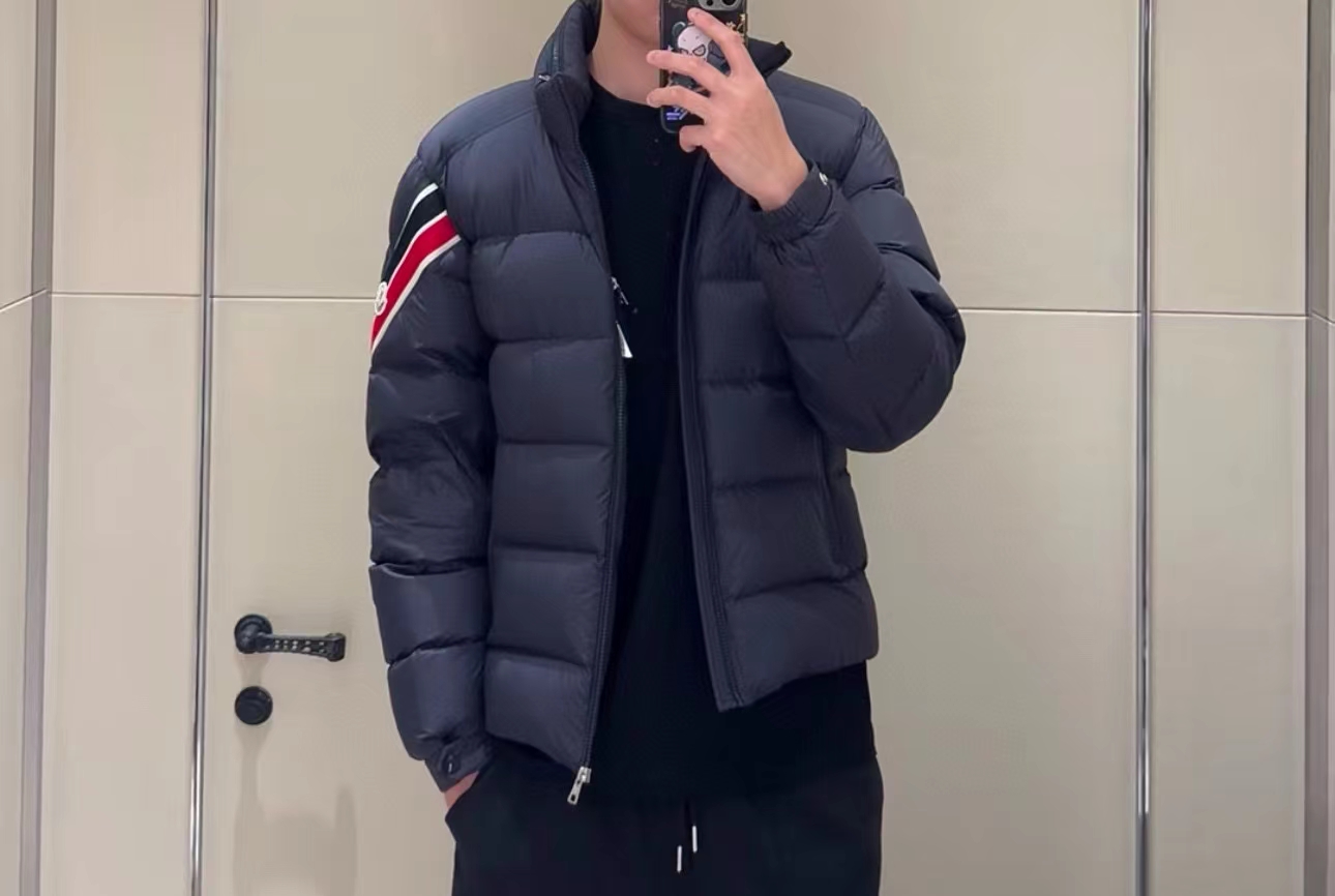蒙口 三色彩条织带 羽绒服 上身效果图！
