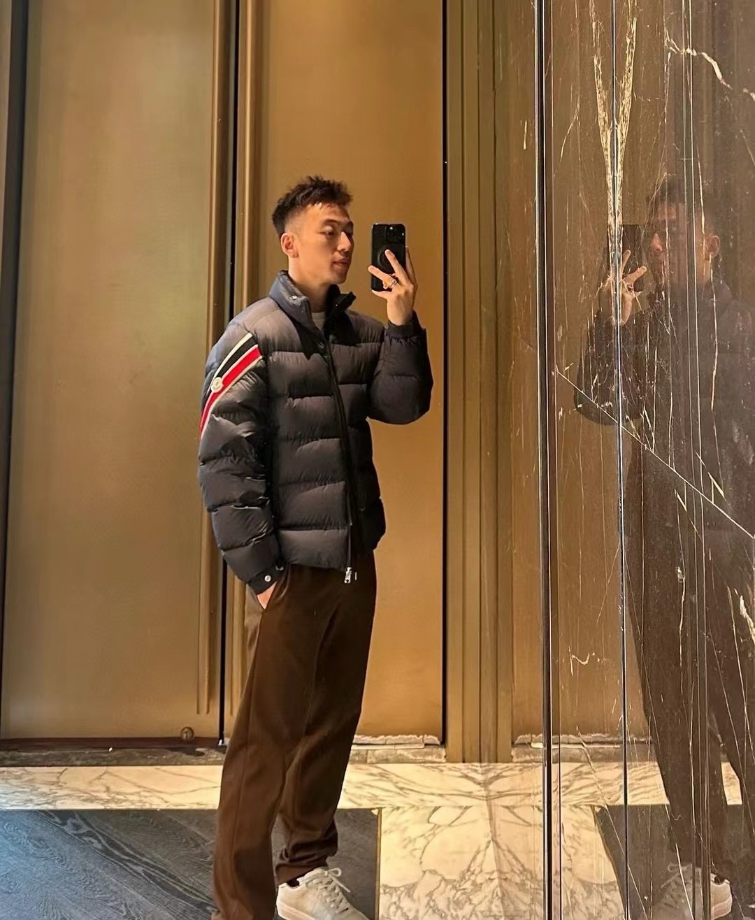 蒙口 三色彩条织带 羽绒服 上身效果图！