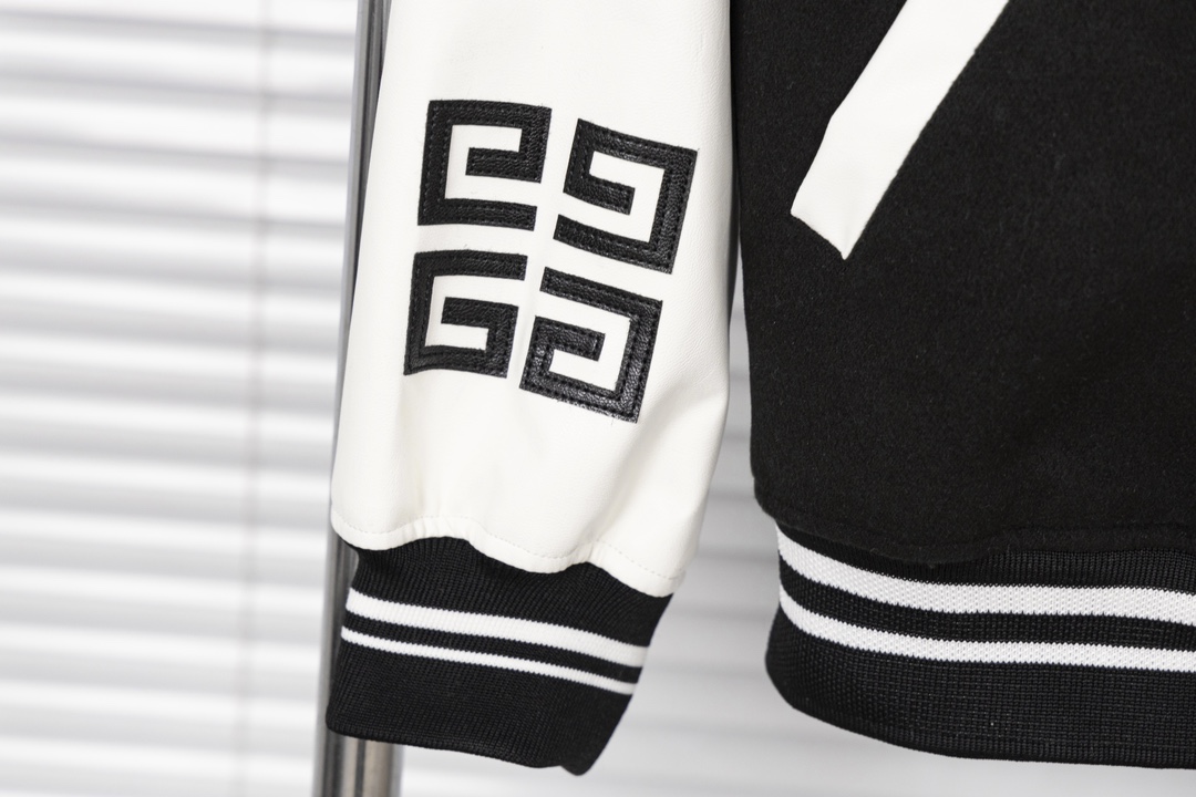 GIVENCHY’s High-Quality Leather Suit with Imported Tweeds, Black and White. - 图片 5