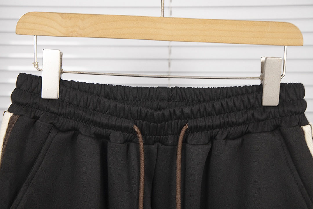 Celine 24SS Knitted Logo Shorts in 320g HBs Fabric, Unisex S-XL Sizes - 图片 5