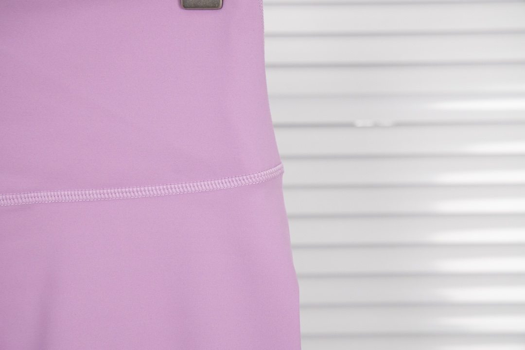 Review: Lululemon WunderTrain Sports Tight Pants in Everlux Fabric - 图片 4