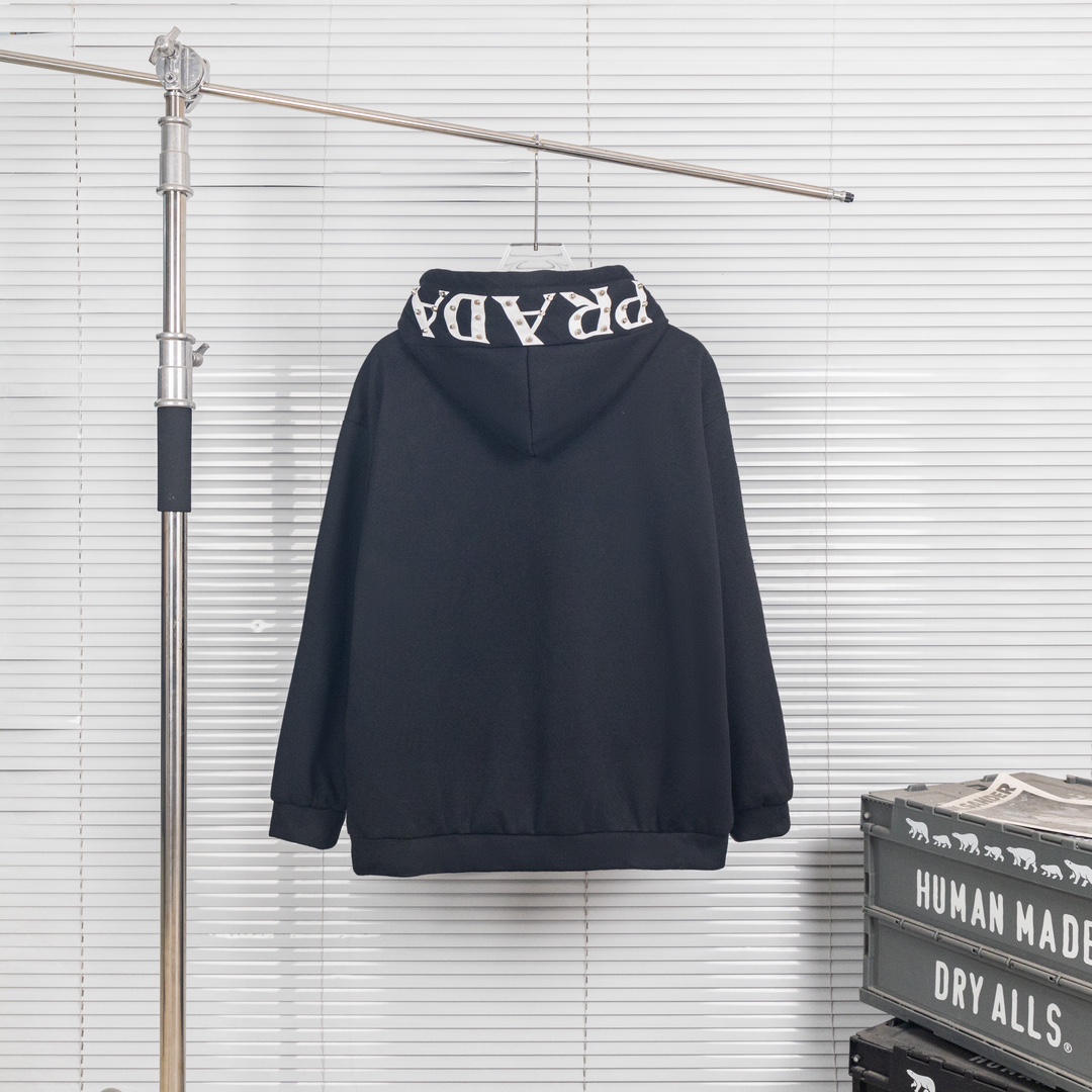 Prada Hooded Coat with Triangular Label: Original Design and Fur Technology, Unisex, Black, S-XL - 图片 2