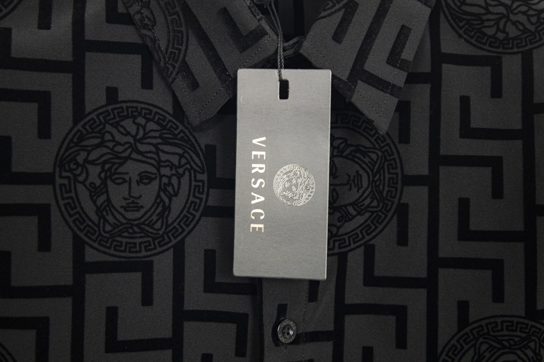 Versace 2024s Lock Shirt: Cotton-Silk Blend with Classic Grid Line, Fashionable Design. - 图片 3