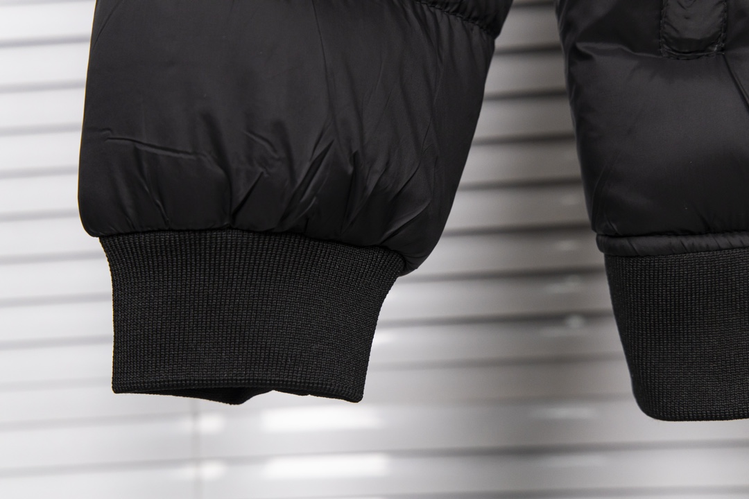 Nike Sportswear Down-Fill Wind Runner: Gold-Filled Cotton, One-Size-Fits-All, Double-Haired YK-Down Zip - 图片 6