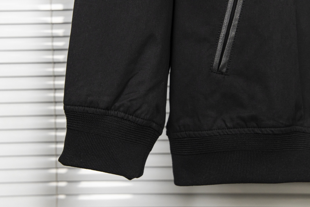 YAO 1F40 Pilot’s Jacket in High-End Silk Fabric with Laser Cut Logo. - 图片 5