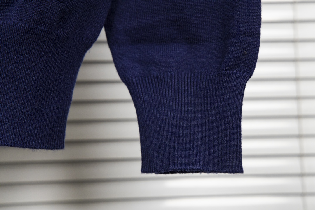 Chanel Towel-Knitted Jacket in Cyan: Classic Style and Comfort in One Package - 图片 7
