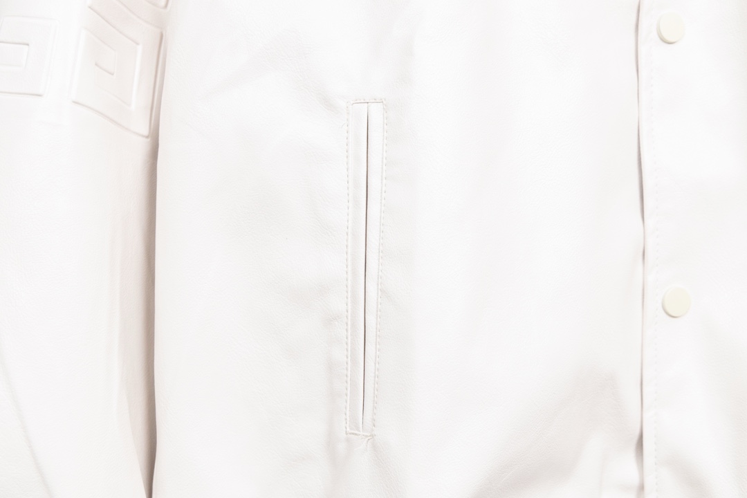 GVC’s New Fall/Winter Leather Baseball Jacket with 3D Logo – Yao 1C3 Collection - 图片 5