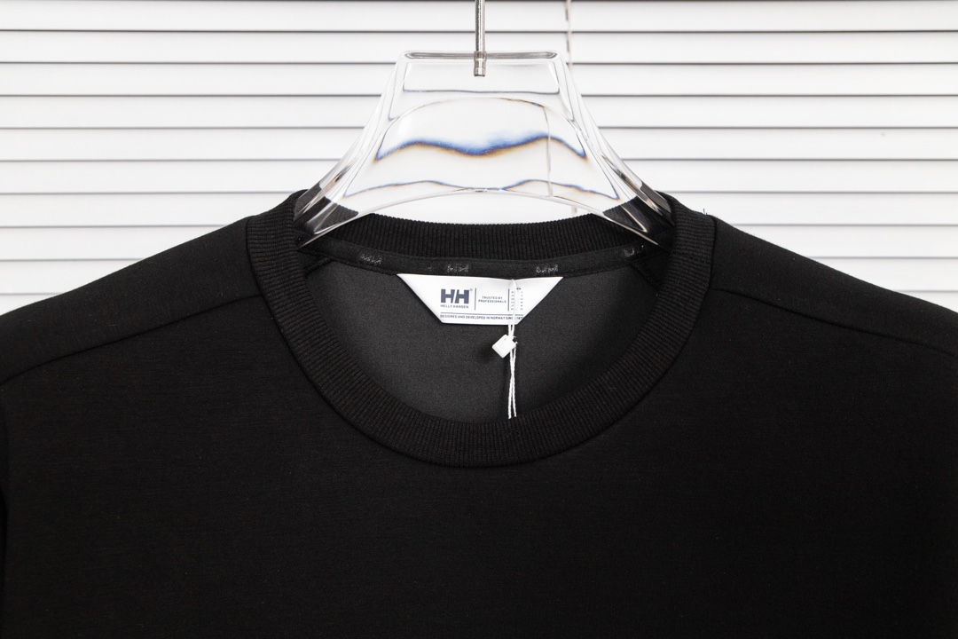 Fashion Trends: Essential Series Sales Surge with Cozy Cotton-Polyester Blend - 图片 4