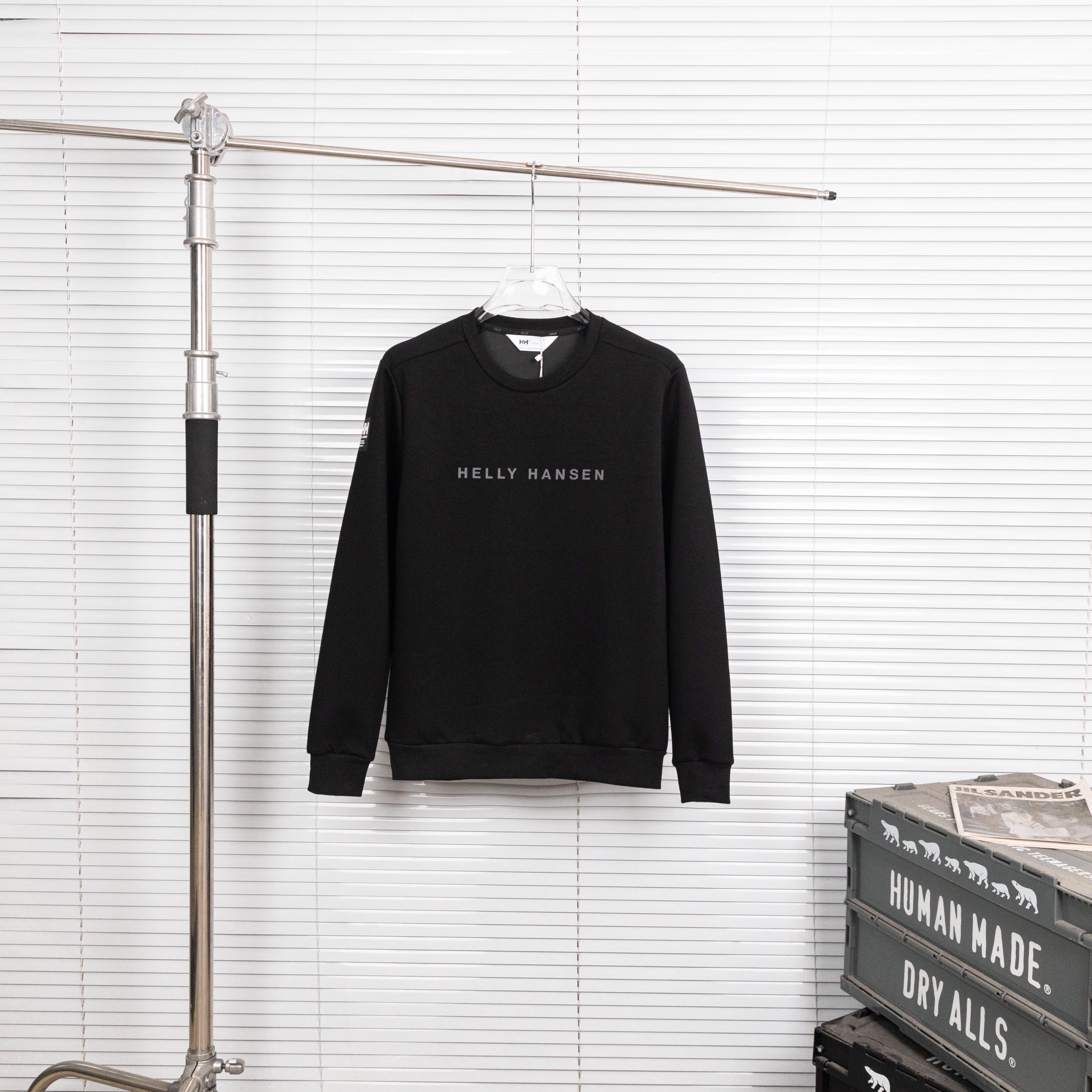 Fashion Trends: Essential Series Sales Surge with Cozy Cotton-Polyester Blend - 图片 2