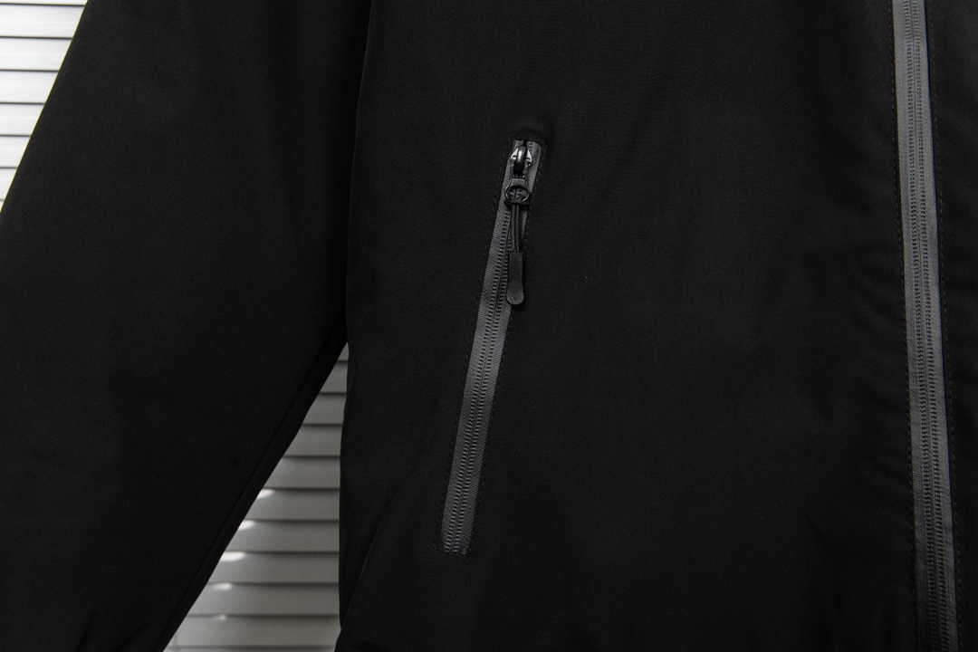 Prada Cotton Coat: Original Design, Unisex, Black, Sizes S-XL - 图片 6