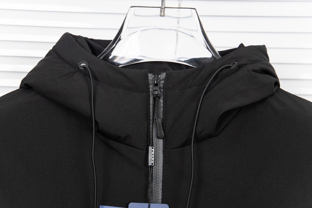 Prada Cotton Coat: Original Design, Unisex, Black, Sizes S-XL - 图片 4