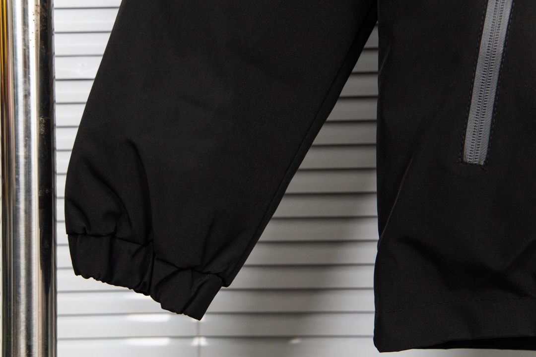 Prada Cotton Coat: Original Design, Unisex, Black, Sizes S-XL - 图片 5