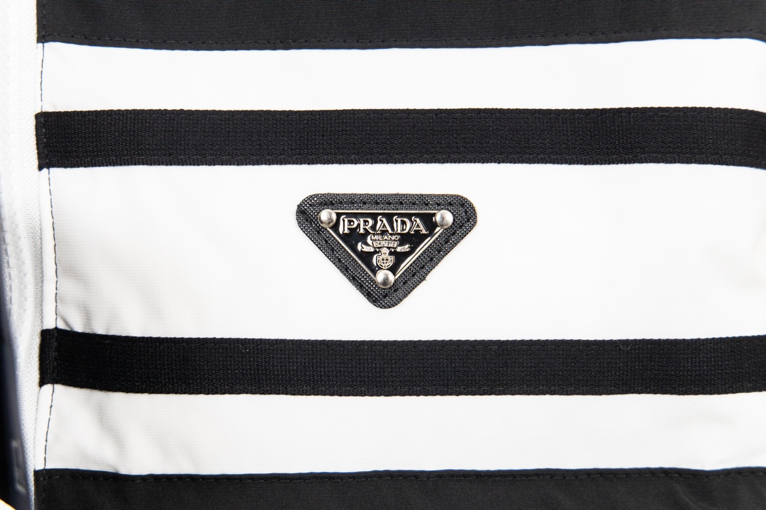 Prada Cotton Coat: Original Design, Unisex Style, Black Color, Sizes S-XL - 图片 8