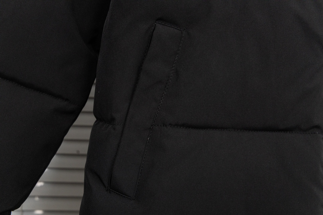 Prada Cotton Coat: Original Design, Unisex Style, Black Color, Sizes S-XL - 图片 6