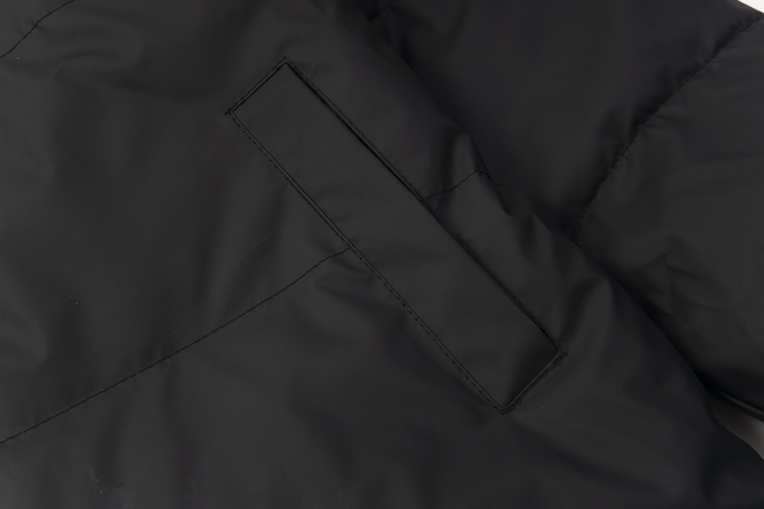 Prada Cotton Coat: Original Design, Custom Details for Success, Unisex Style, Black, S-XL - 图片 8