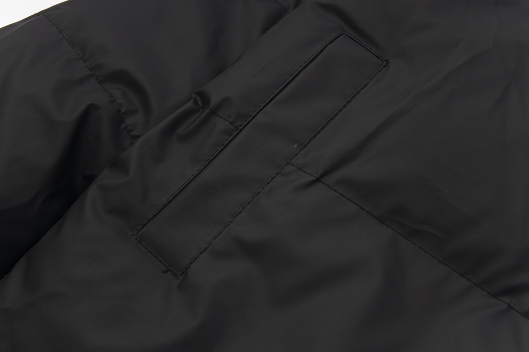 Prada Cotton Coat: Original Design, Custom Details for Success, Unisex Style, Black, S-XL - 图片 7