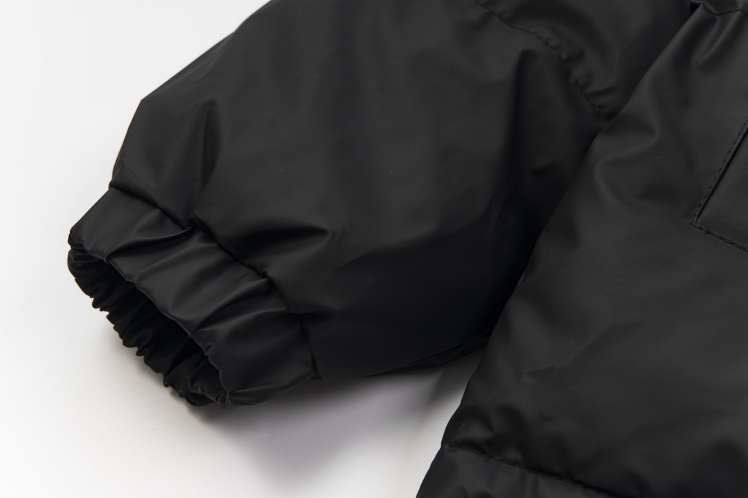 Prada Cotton Coat: Original Design, Custom Details for Success, Unisex Style, Black, S-XL - 图片 6