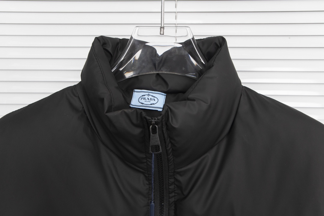 Prada Triangular Label Cotton Coat: Original Design, Unisex, Black, S-XL. - 图片 4