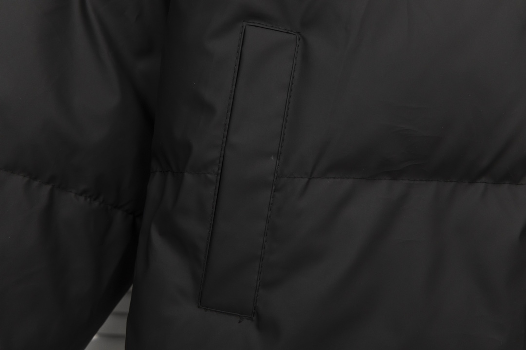 Prada Triangular Label Cotton Coat: Original Design, Unisex, Black, S-XL. - 图片 6