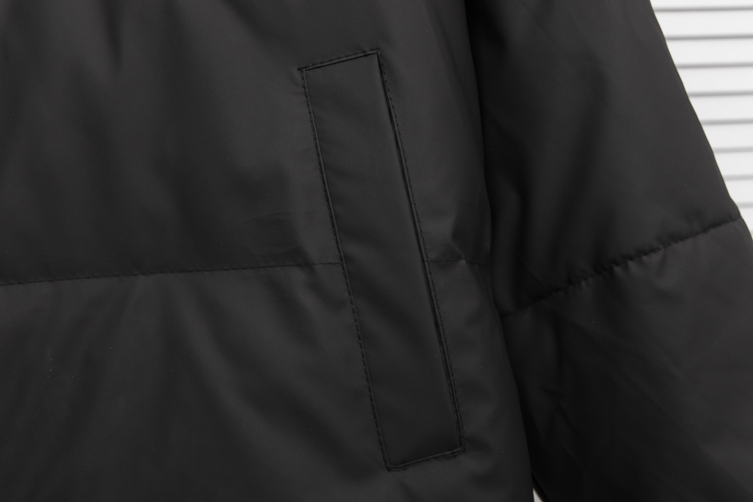 Prada Triangular Label Cotton Coat: Original Design, Unisex, Black, S-XL. - 图片 9