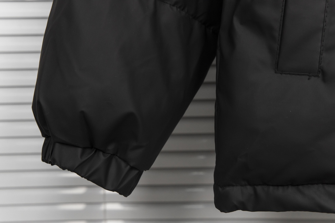 Prada Triangular Label Cotton Coat: Original Design, Unisex, Black, S-XL. - 图片 7