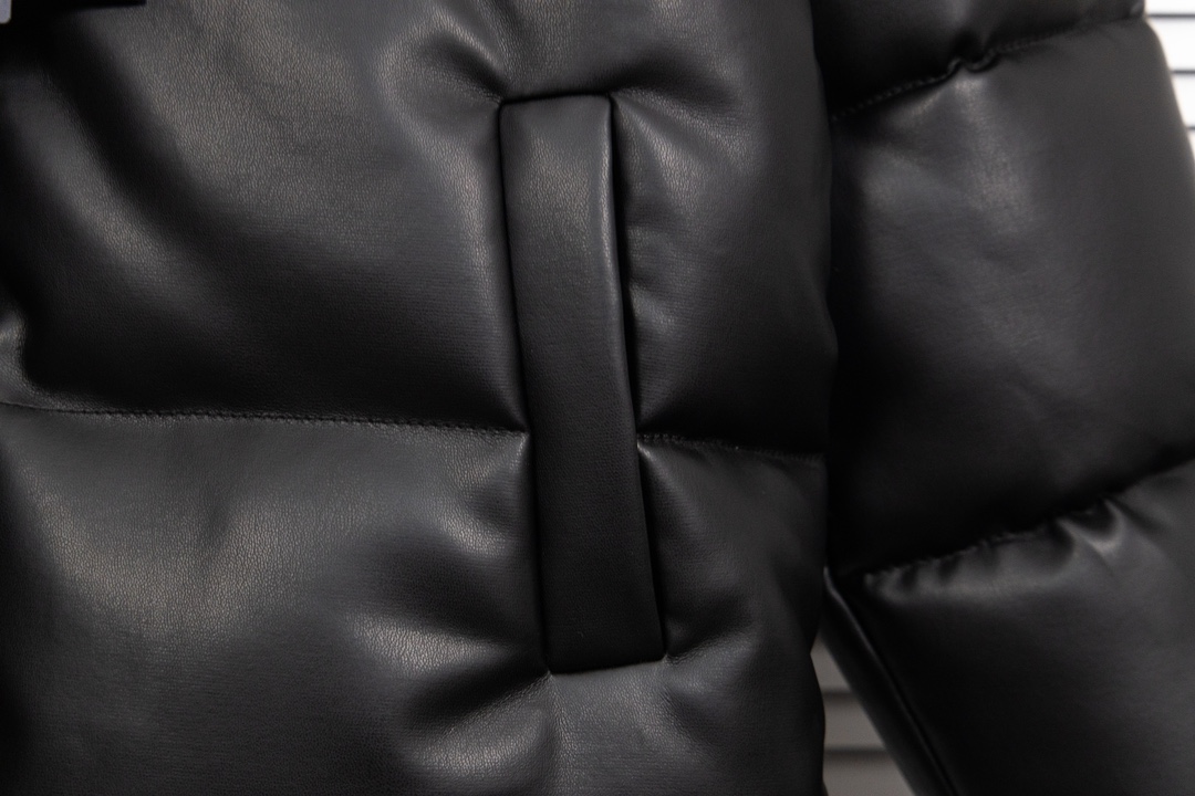 New 24ss Cotton Suit by PRADA: Fashion Storm for Couples - 图片 9