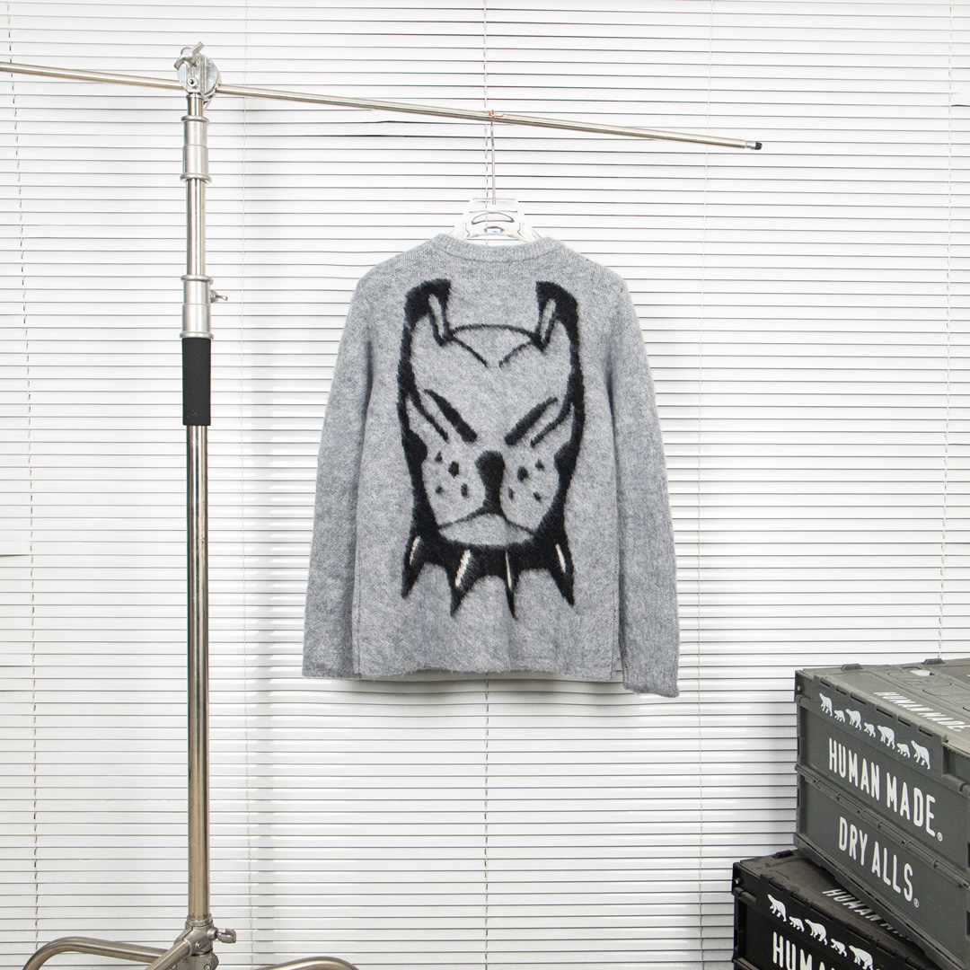 Givenchy Introduces New Vanilla Sweaters for Men and Women in Hot Joint Series - 图片 2