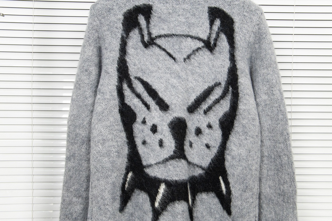 Givenchy Introduces New Vanilla Sweaters for Men and Women in Hot Joint Series - 图片 9