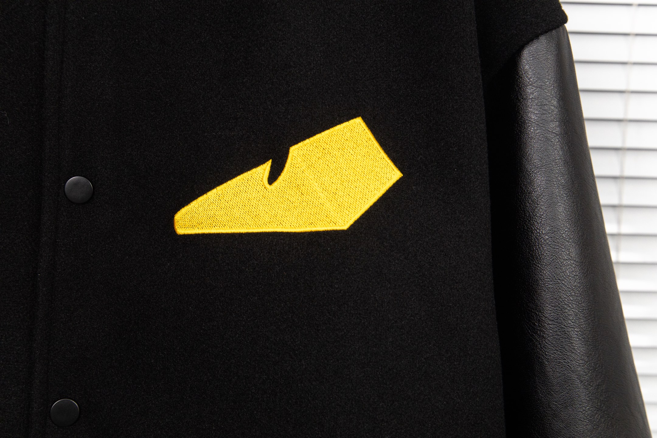 FENDI Eyeball Jacket: High-Density Embroidery, Premium Quality, Youthful Style, Black, Size XL. - 图片 9