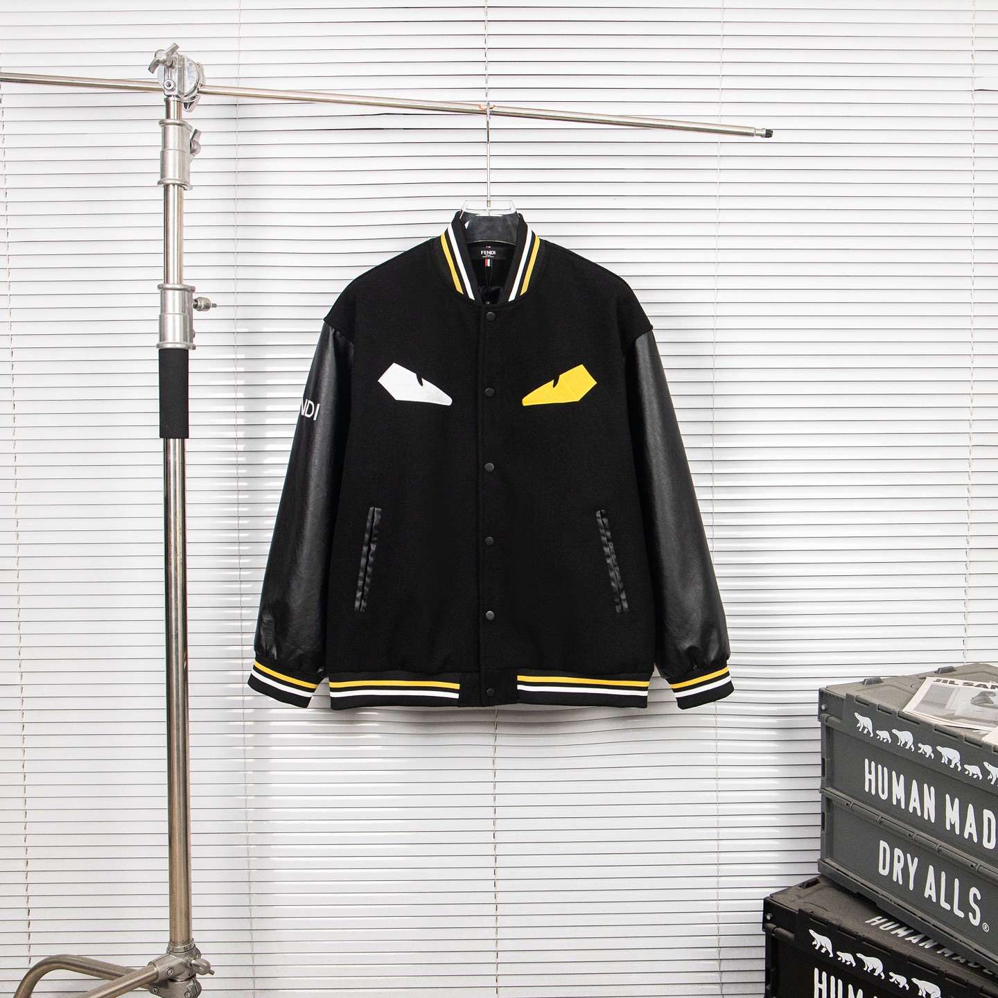 FENDI Eyeball Jacket: High-Density Embroidery, Premium Quality, Youthful Style, Black, Size XL. - 图片 1