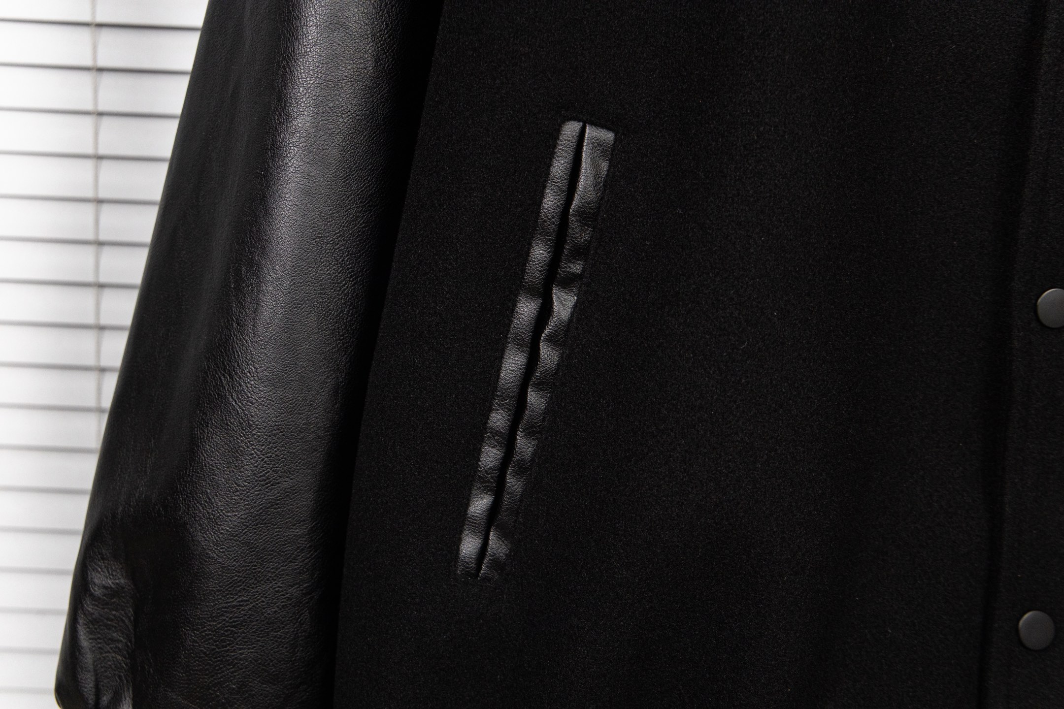 FENDI Eyeball Jacket: High-Density Embroidery, Premium Quality, Youthful Style, Black, Size XL. - 图片 5