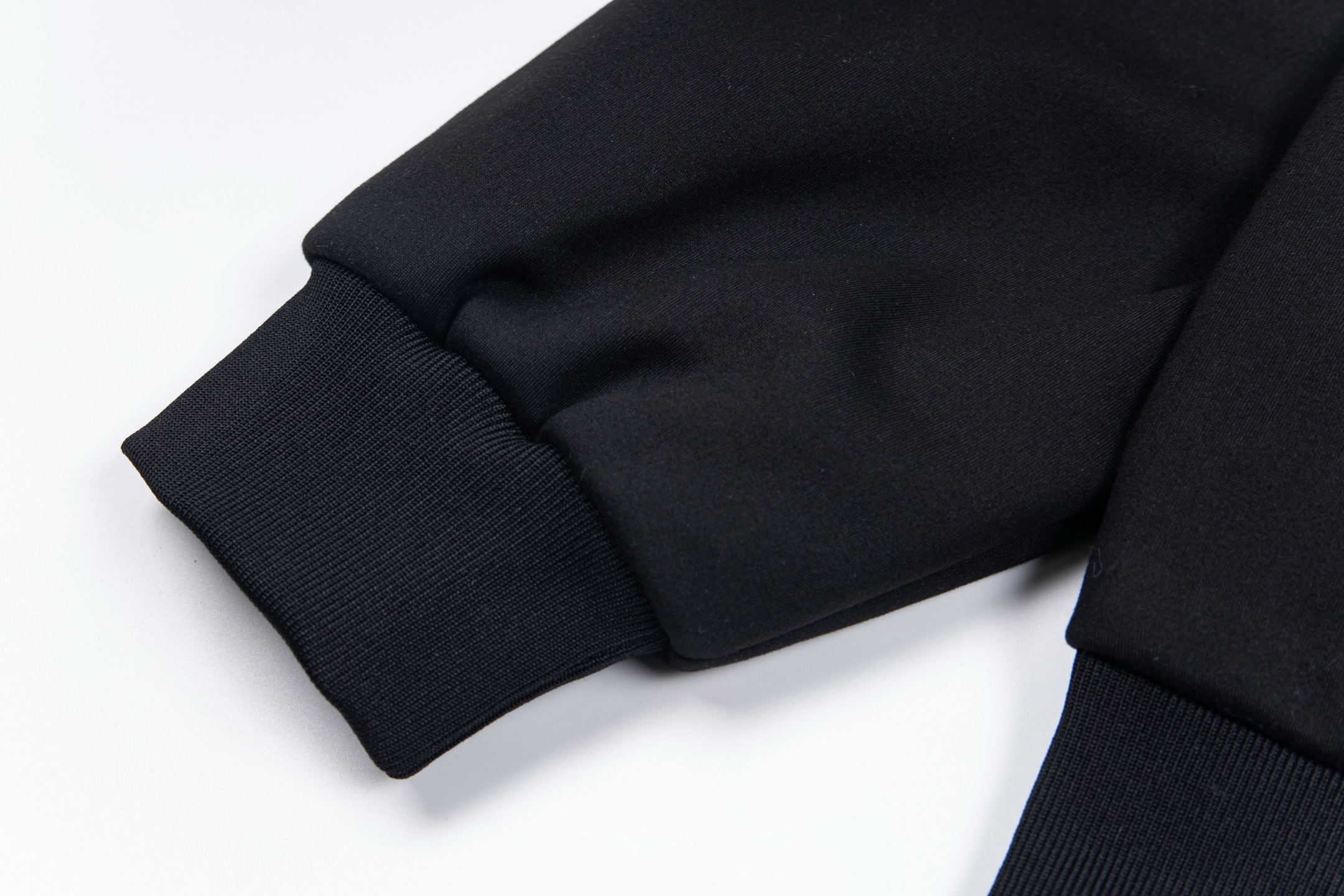 Prada YF-21 Jacket: Original Design, Custom Details, Trendsetting Luxury Fashion - 图片 9