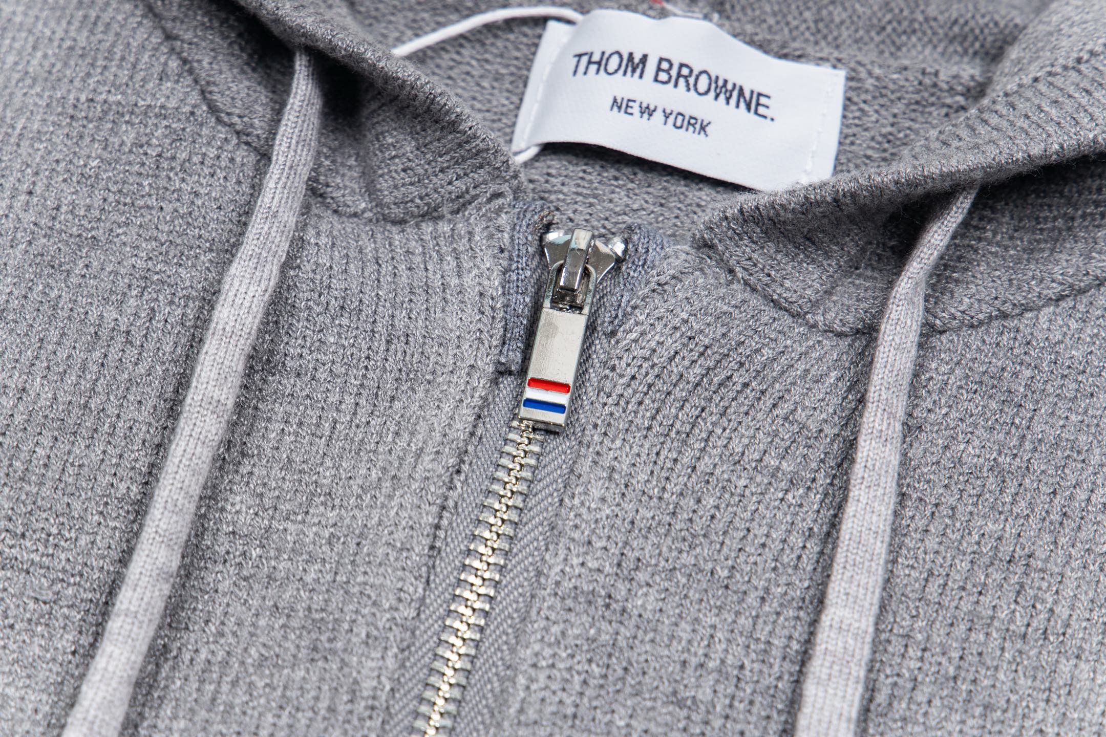 Fashion Review: Thom Browne’s Soft Knit Jacket Collection in Cyan and Gray - 图片 7