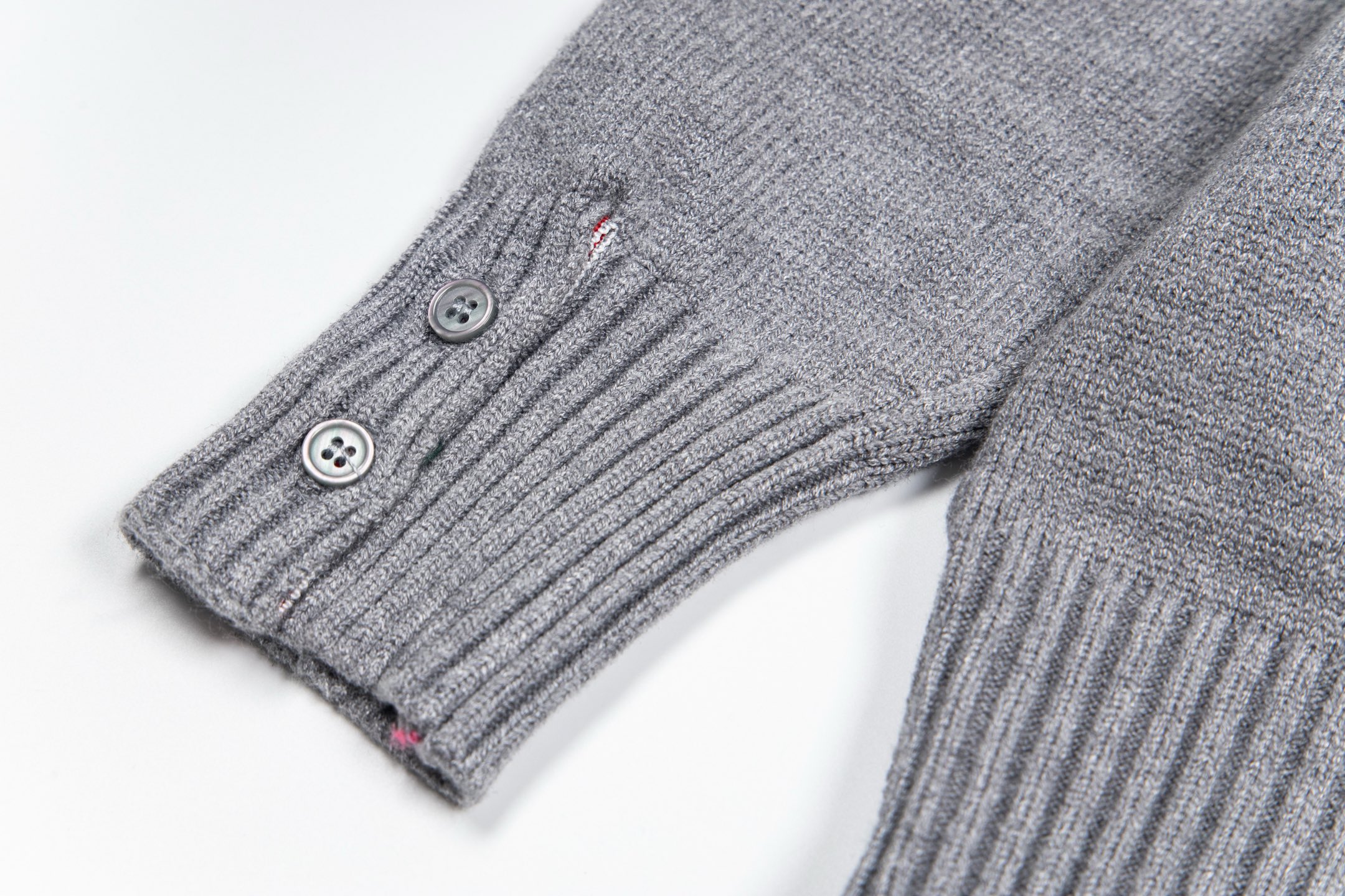 Fashion Review: Thom Browne’s Soft Knit Jacket Collection in Cyan and Gray - 图片 9